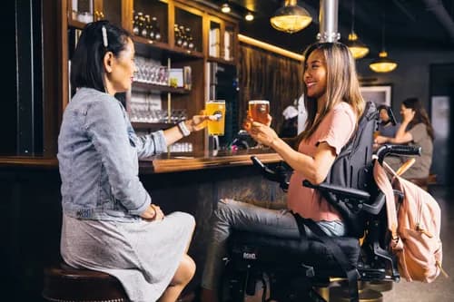 Deux femmes à jeter