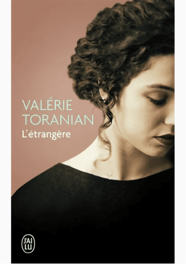 Etrangère